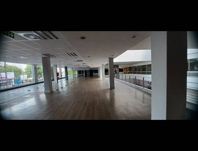 2,355M² RETAIL TO LET IN CRAIGHALL PARK